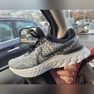NIKE REACT INFINITY FLYKNIT SNEAKERS